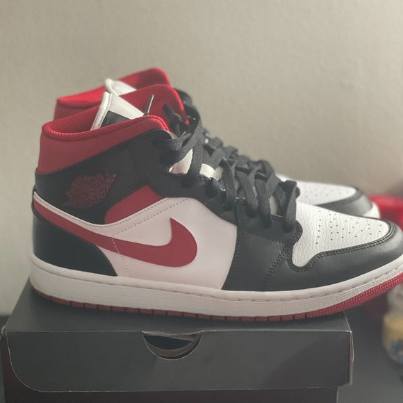 Jordan Retro 1s & 13 - Picture 1 of 12